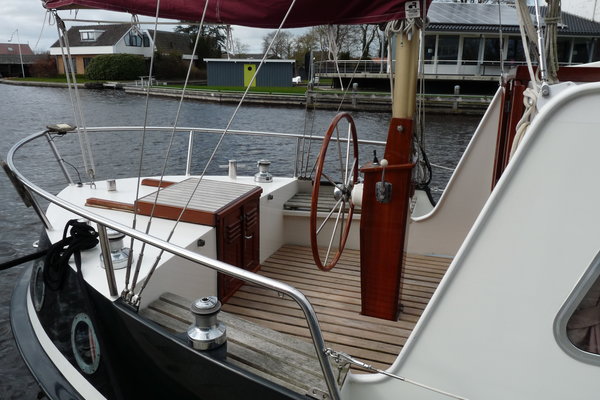 10 Oostvaarder 1040 MS  Jachtbemiddeling Tweede hands motorboten te koop Jachtwerf Oost.JPG 