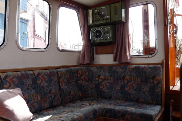 17 Oostvaarder 1040 MS  Jachtbemiddeling Tweede hands motorboten te koop Jachtwerf Oost.JPG 