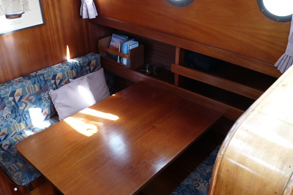 19 Oostvaarder 1040 MS  Jachtbemiddeling Tweede hands motorboten te koop Jachtwerf Oost.JPG 