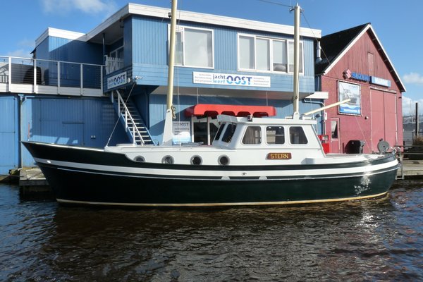 3 Oostvaarder 1040 OK  Jachtbemiddeling Tweede hands motorboten te koop Jachtwerf Oost.JPG 