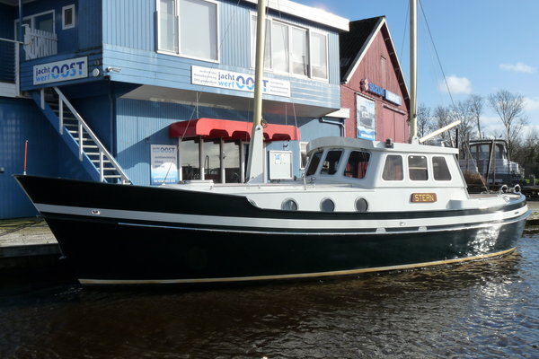 1 Oostvaarder 1040 OK  Jachtbemiddeling Tweede hands motorboten te koop Jachtwerf Oost.JPG 