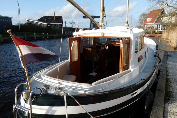 10 Oostvaarder 1040 OK  Jachtbemiddeling Tweede hands motorboten te koop Jachtwerf Oost.JPG 