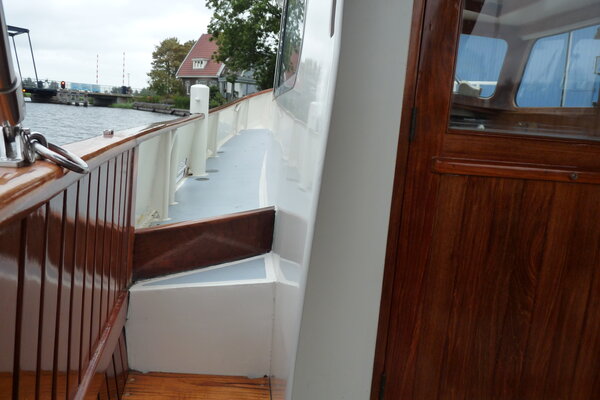 11 Jachtwerf Oost - Gillssen kotter - Tweede hands motorboten te koop -Yachtcharter.JPG 